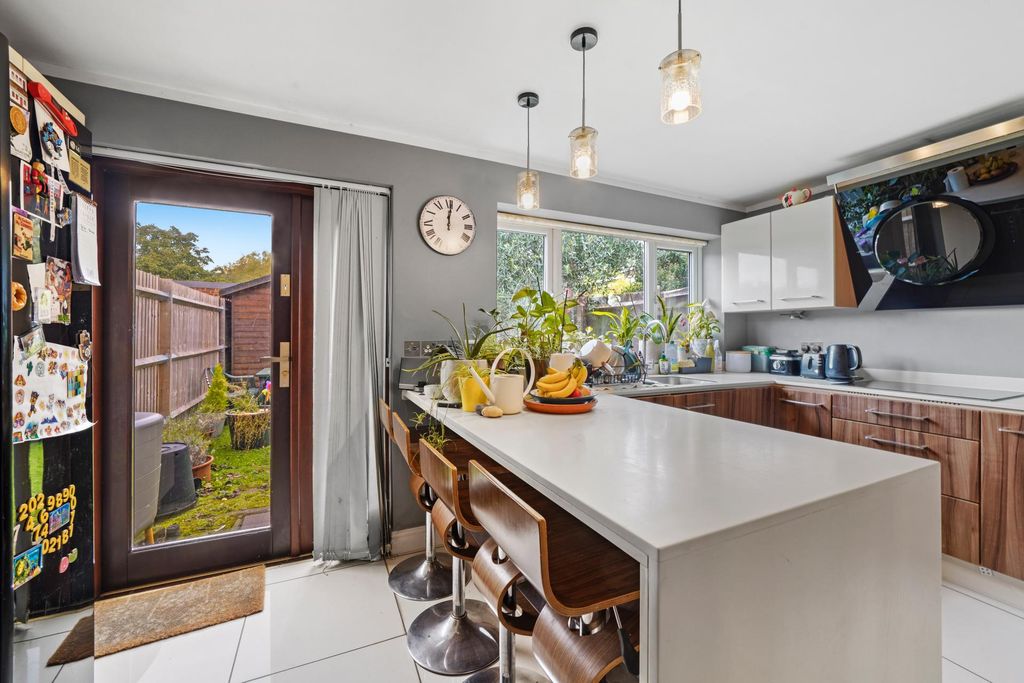 Property photo 2 of 13 Photo 1