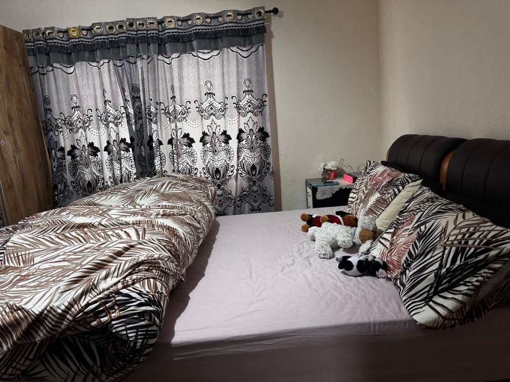 Property photo 1 of 1