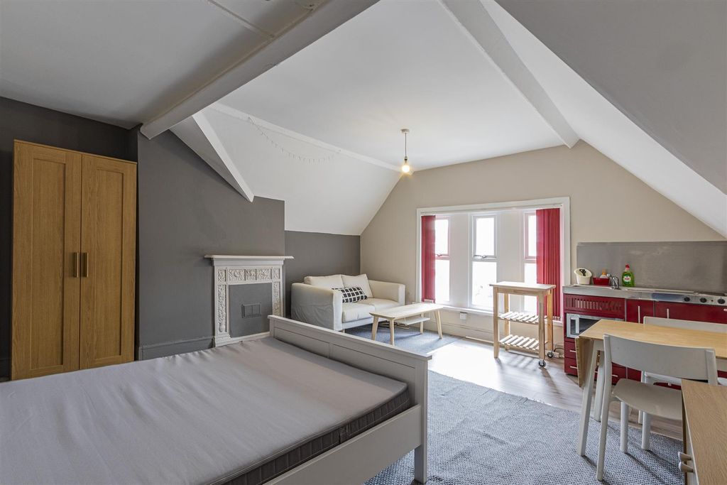 Property photo 2 of 7 Img-1.Jpg