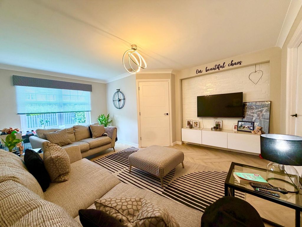 Property photo 3 of 21