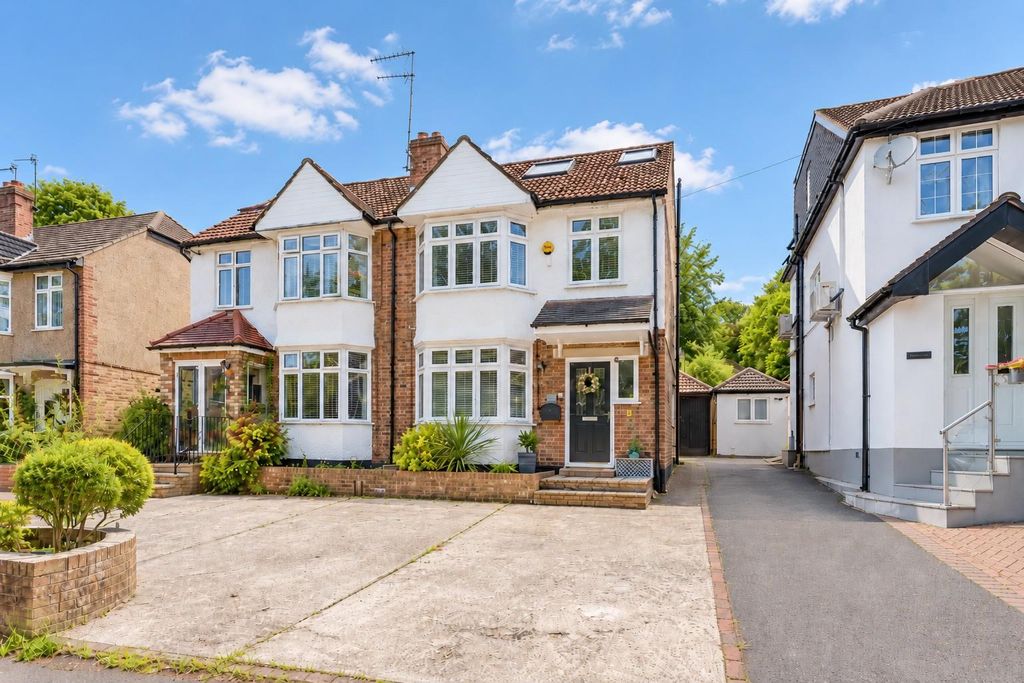 Property photo 1 of 20 Rectory Lane - Williams Harlow Edit.Jpg