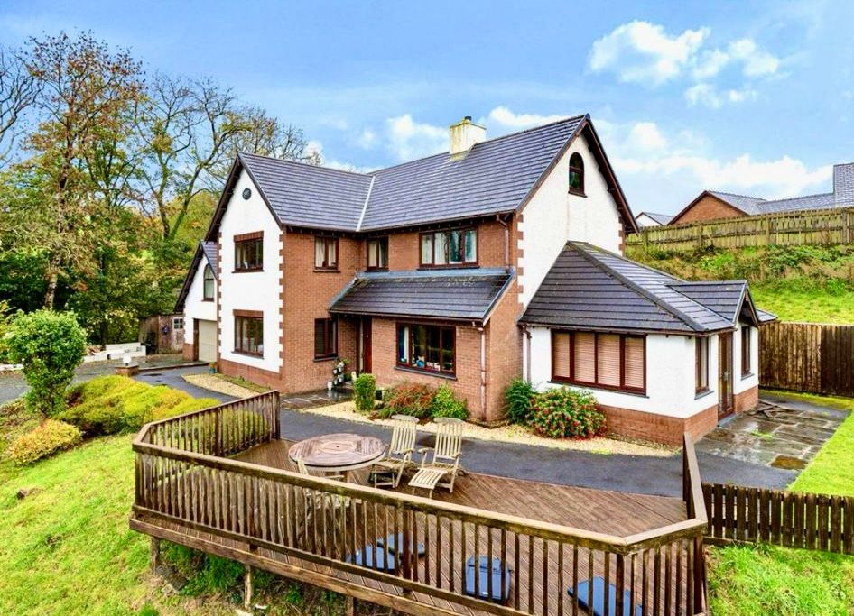 Property photo 3 of 18