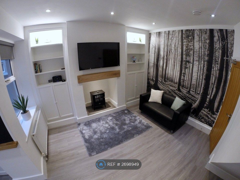 Property photo 1 of 13 Lounge