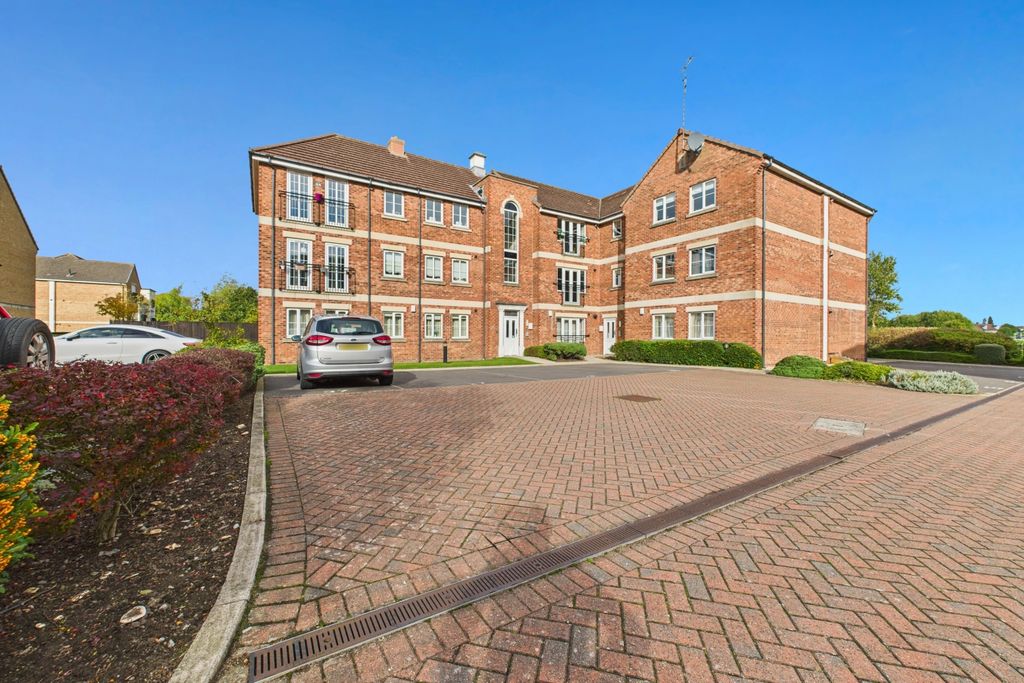 Property photo 1 of 17 Front External