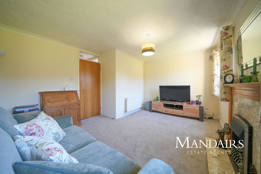 Property photo 2 of 28