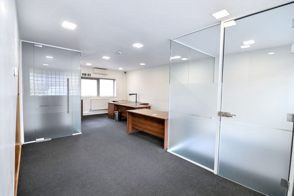 Property photo 2 of 12 Img_8457