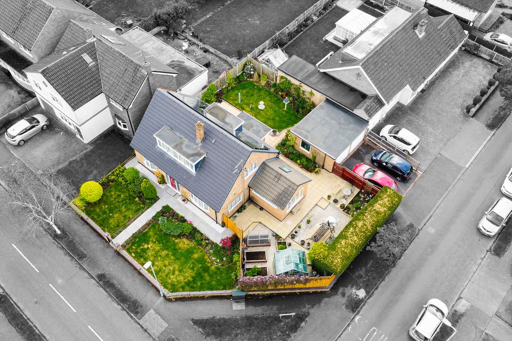 Property photo 3 of 28