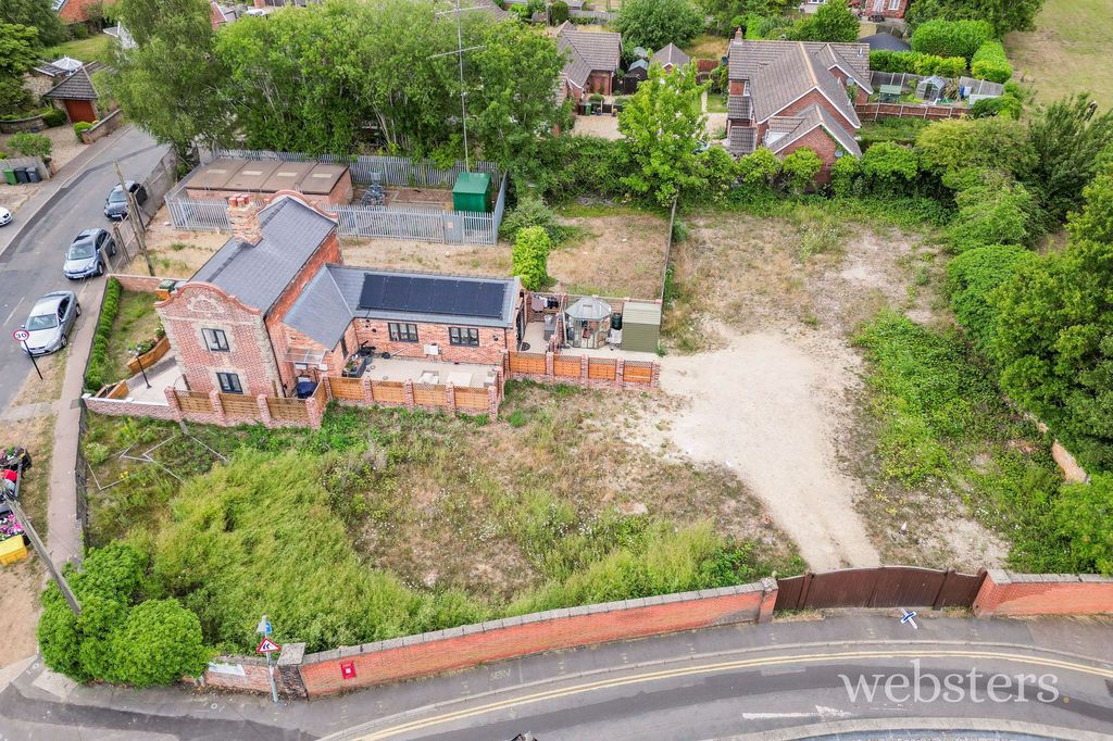 Property photo 1 of 12