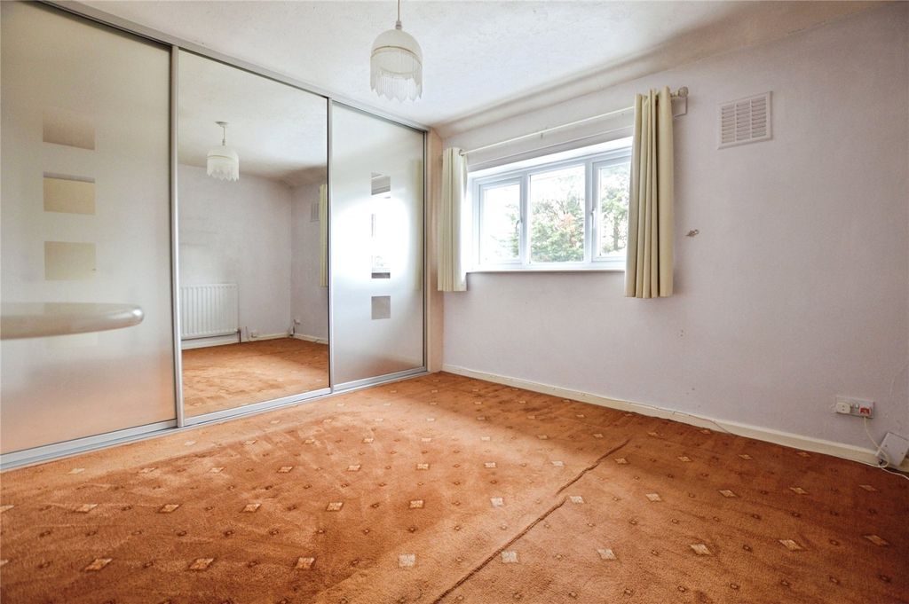Property photo 3 of 13 Bedroom