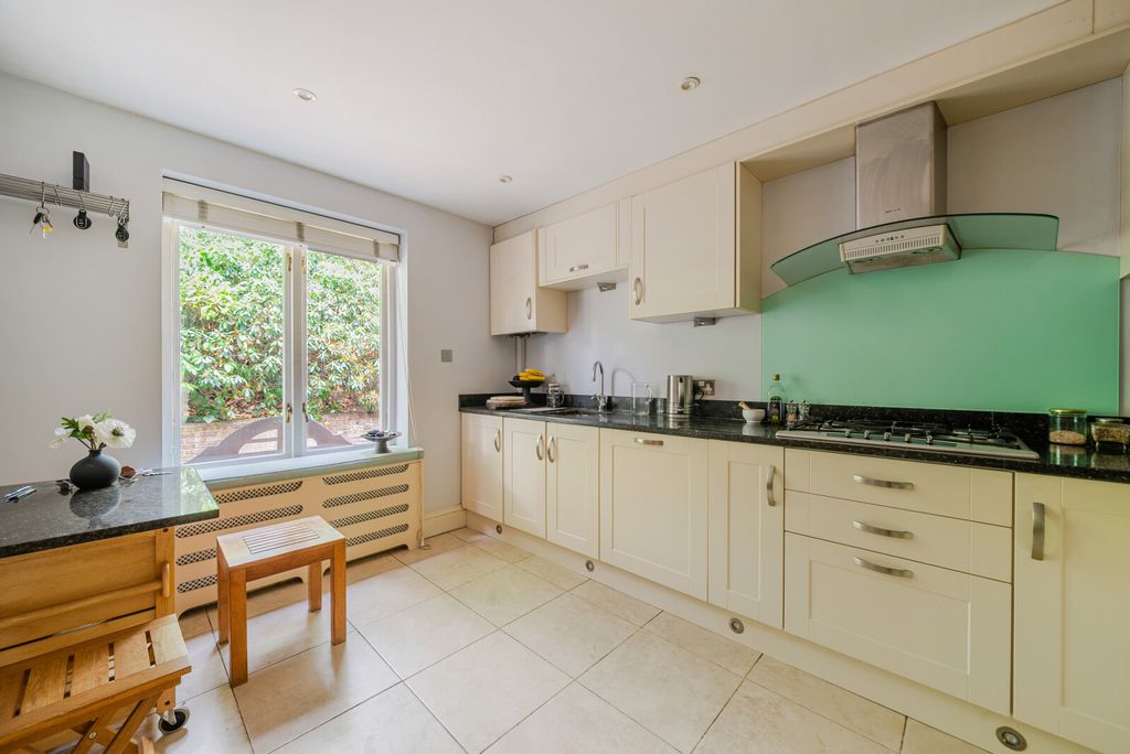 Property photo 3 of 21 Kitchen