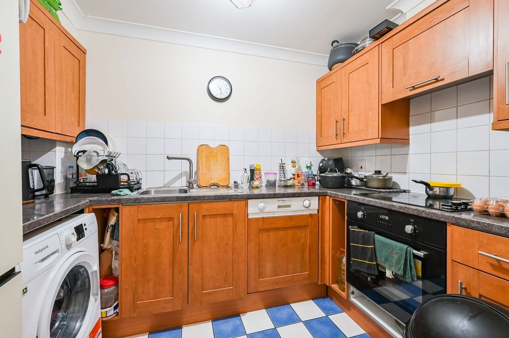 Property photo 2 of 11