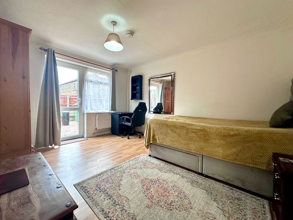 Property photo 1 of 3 View