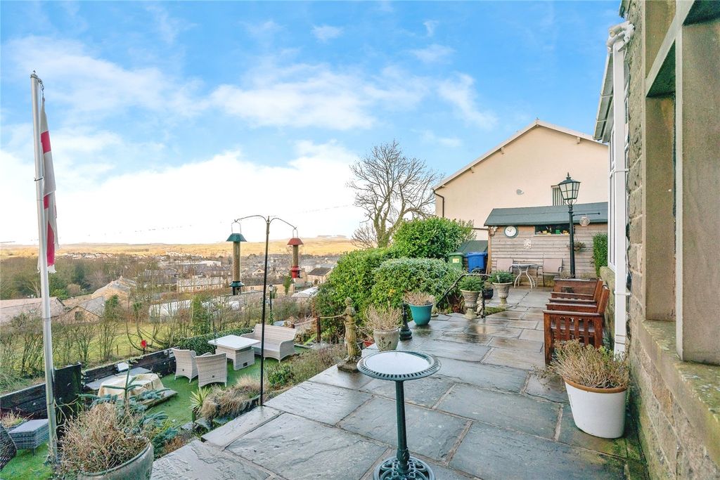 Property photo 3 of 45 Picture No. 23