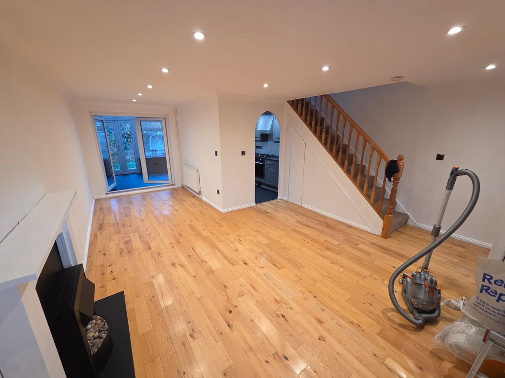 Property photo 2 of 12 Image