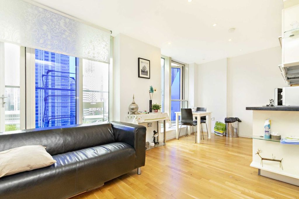 Property photo 3 of 6