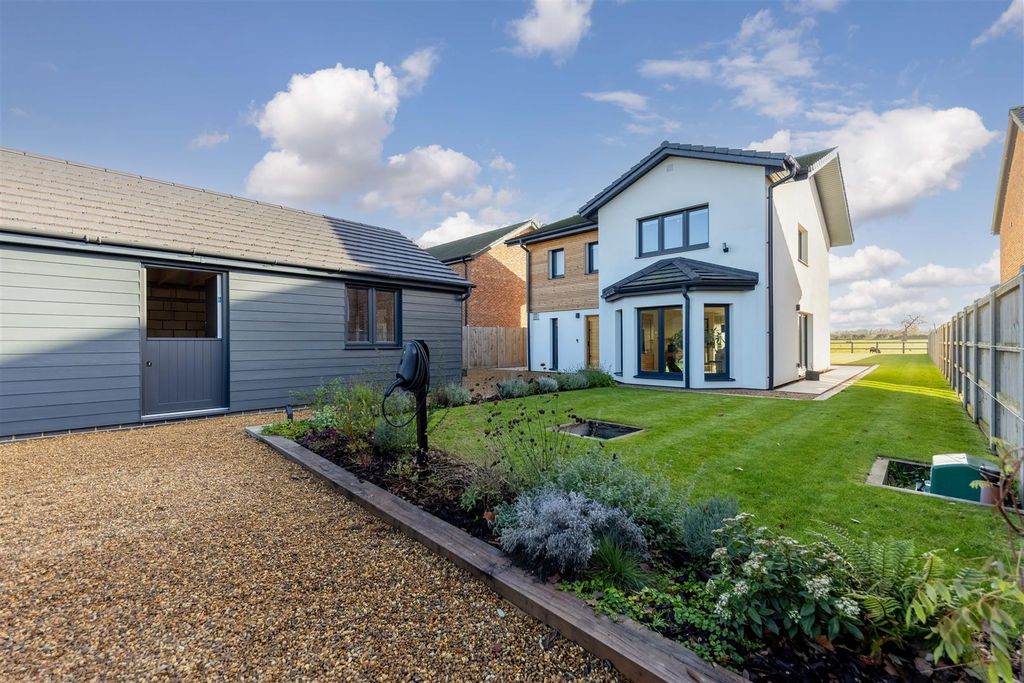 Property photo 1 of 24 Front Aspect