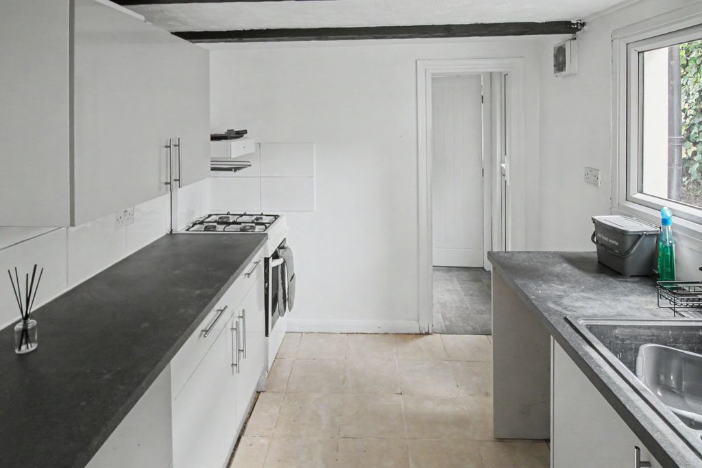 Property photo 3 of 15 29 Southover Street, Brighton Bn2 9Ud