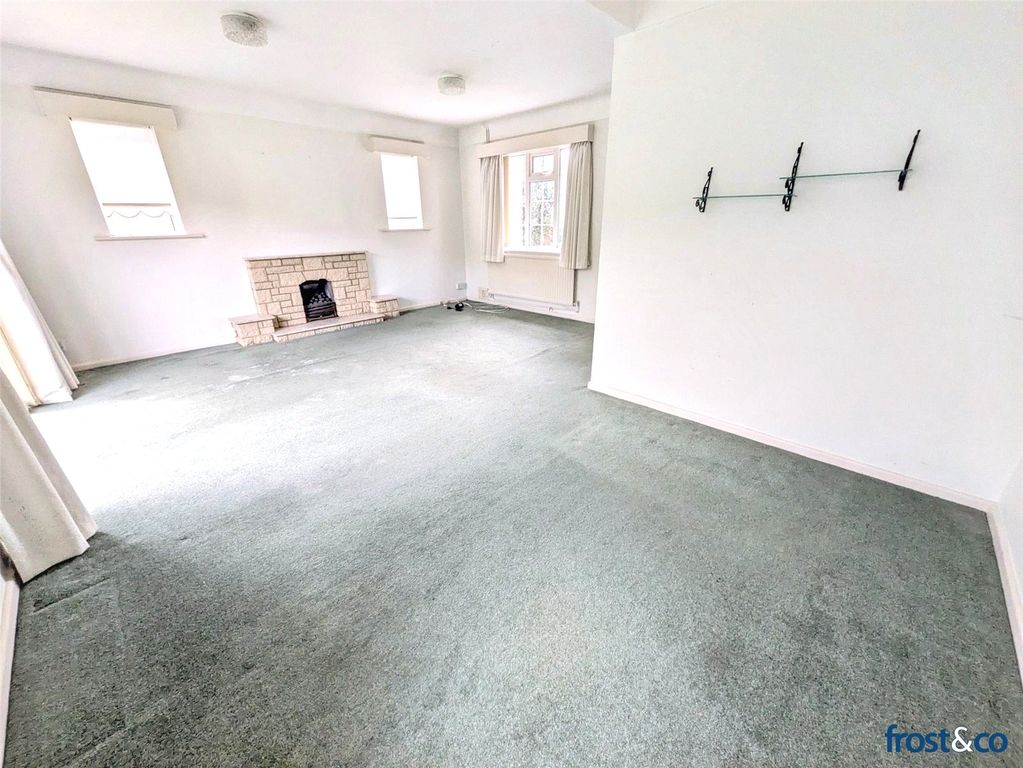 Property photo 3 of 10 Lounge