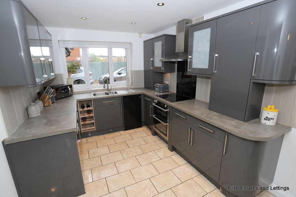 Property photo 2 of 26 02-Img_0894