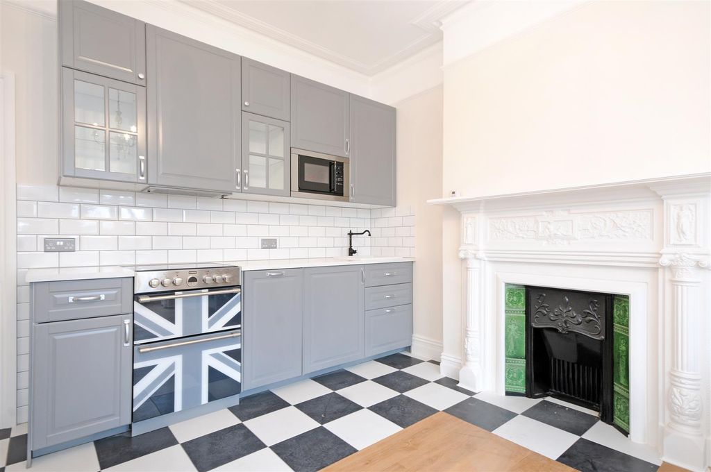 Property photo 3 of 7 Helliwell & Co