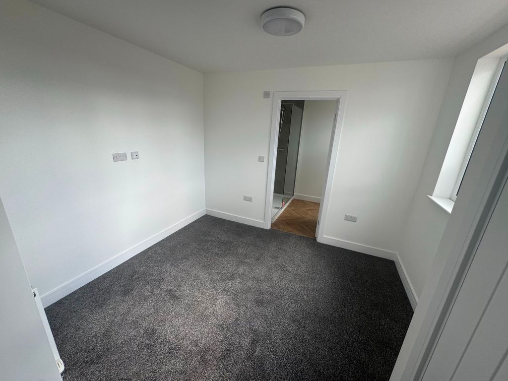 Property photo 2 of 3
