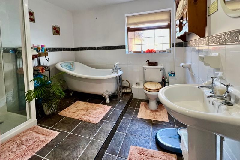Property photo 3 of 20 Photo 9