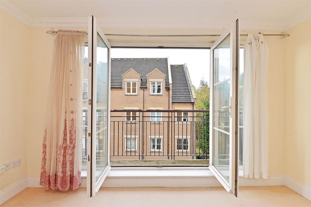 Property photo 3 of 19 Sitting 3.Jpg