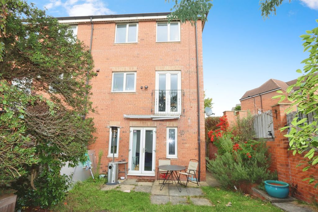 Property photo 2 of 17 Photo