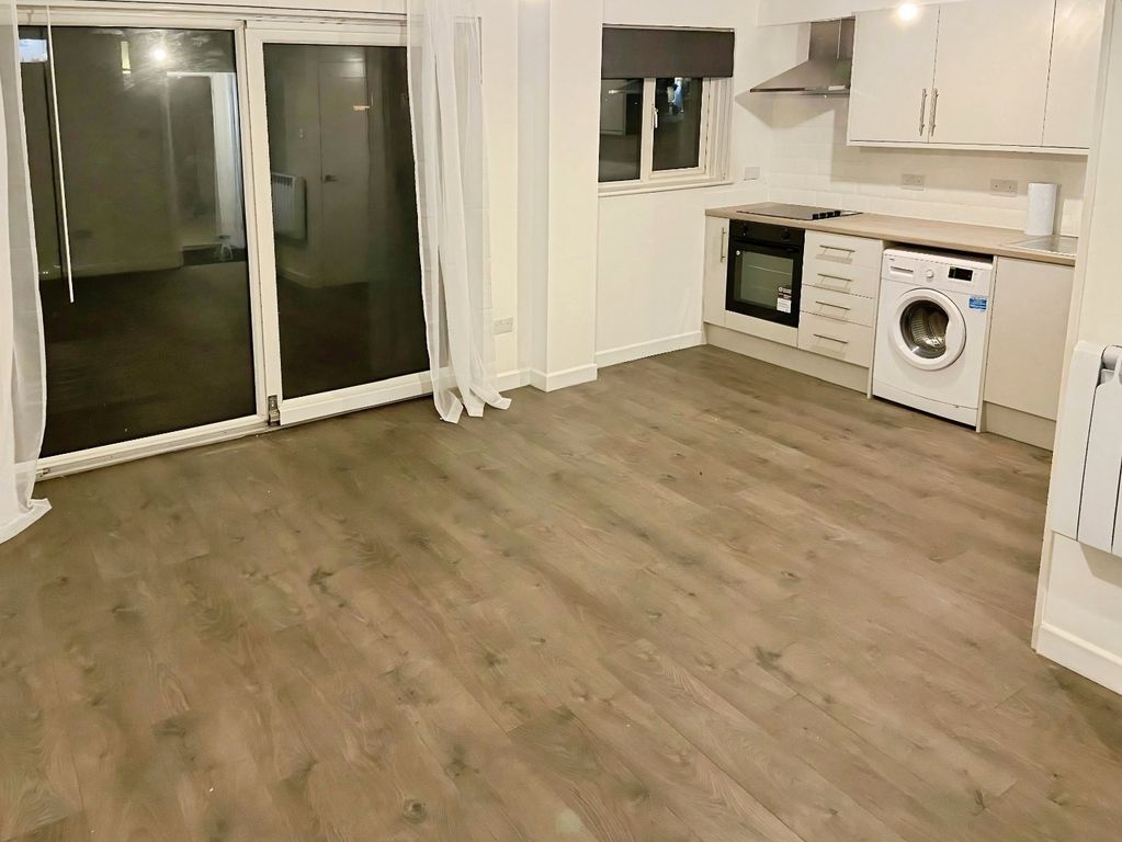 Property photo 2 of 7 Pbox-Img.Jpg