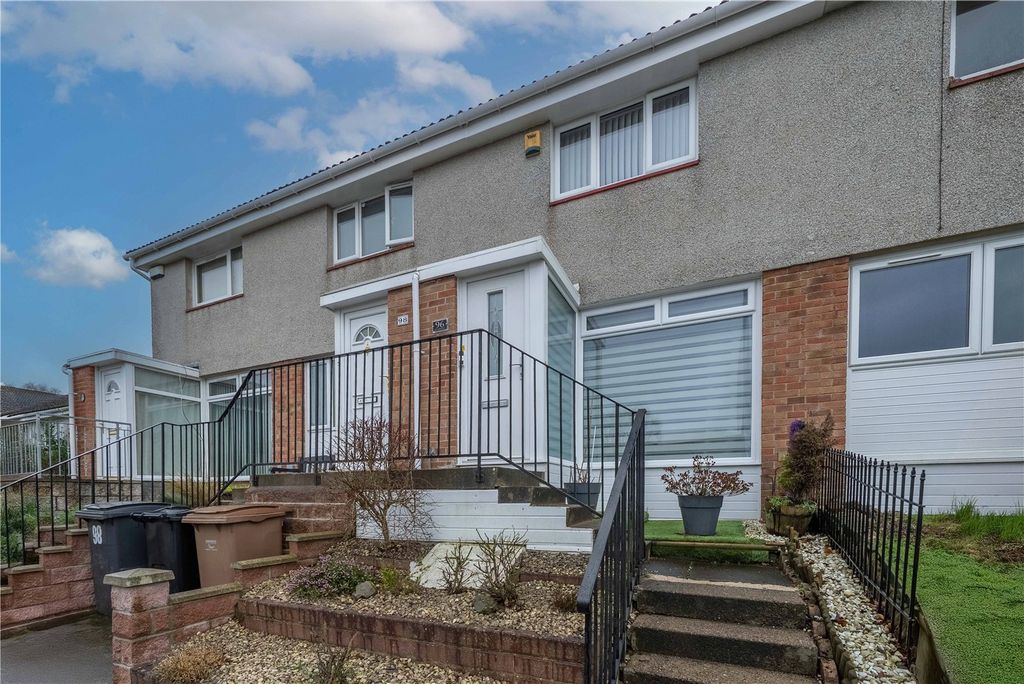 Property photo 1 of 28 Lee Crescent