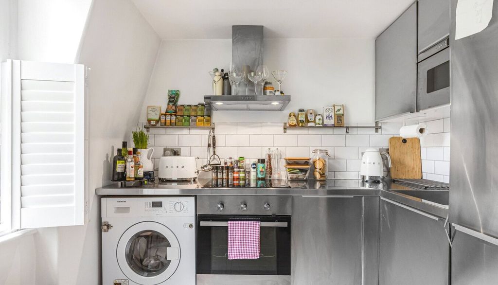 Property photo 2 of 16 Kitchen