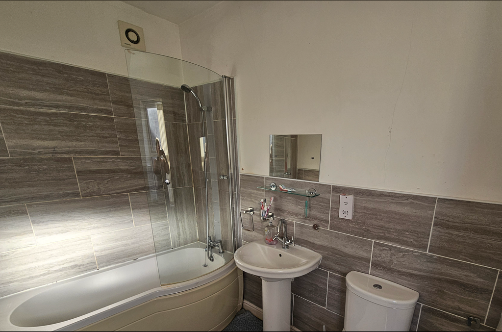 Property photo 3 of 8 Shared Bathroom