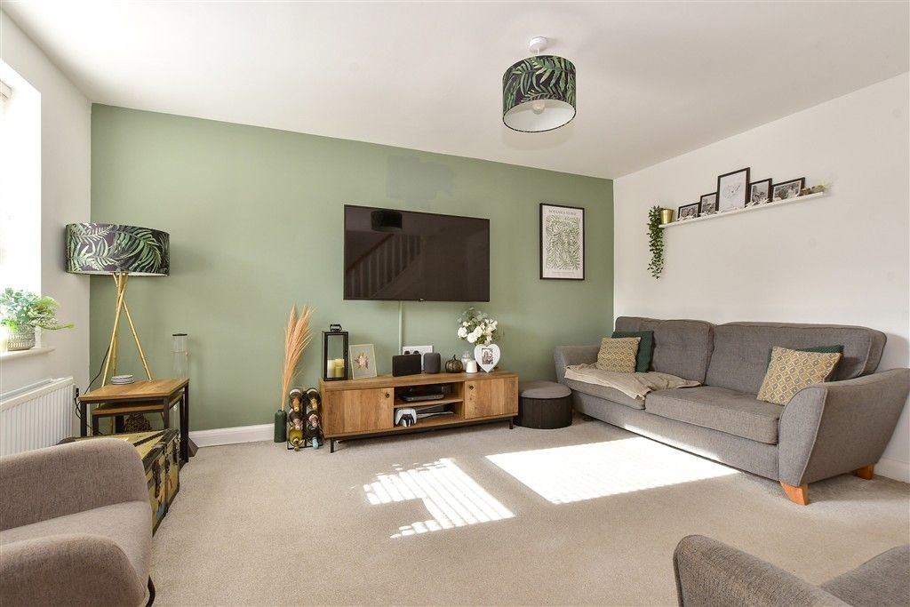 Property photo 2 of 15 Lounge