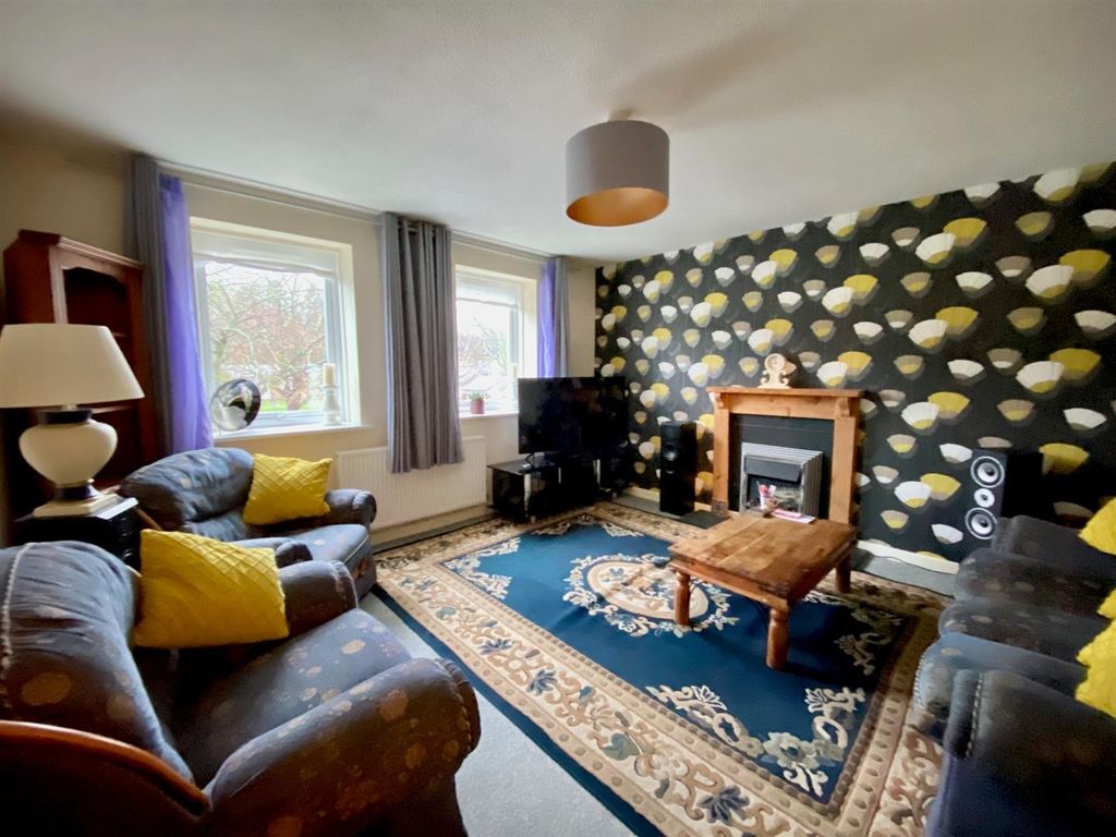 Property photo 2 of 12 Living Rm.Jpg