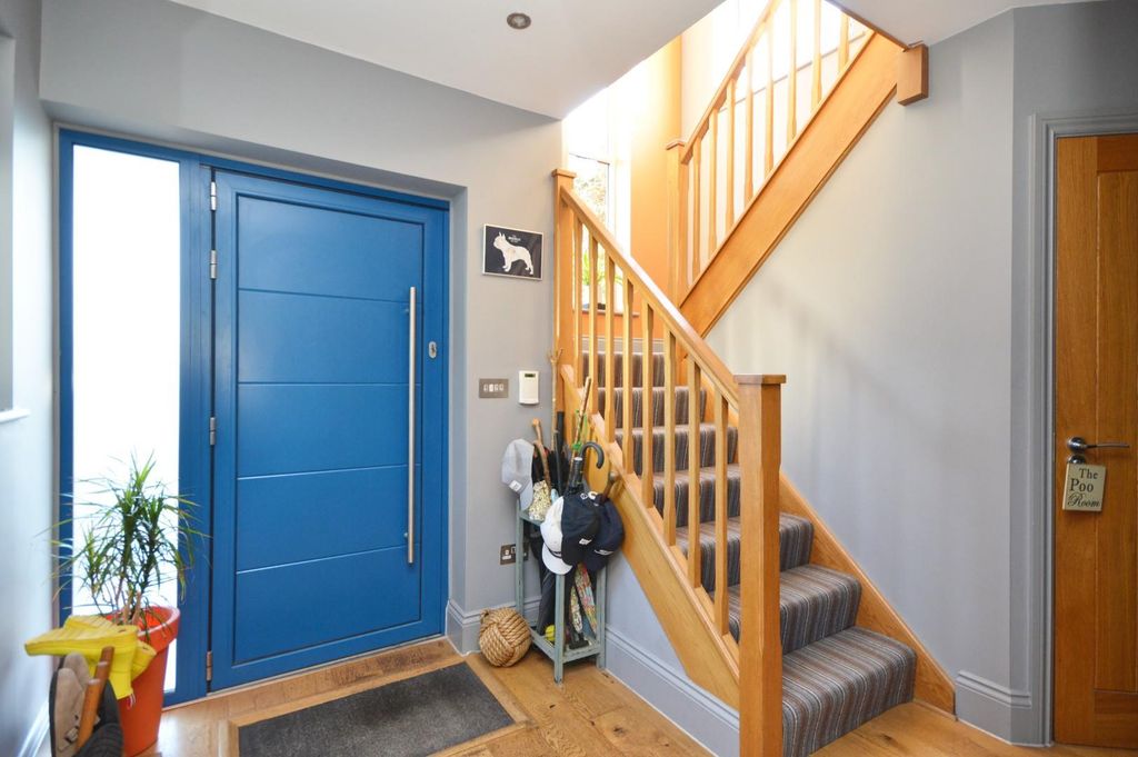 Property photo 2 of 44 Hallway