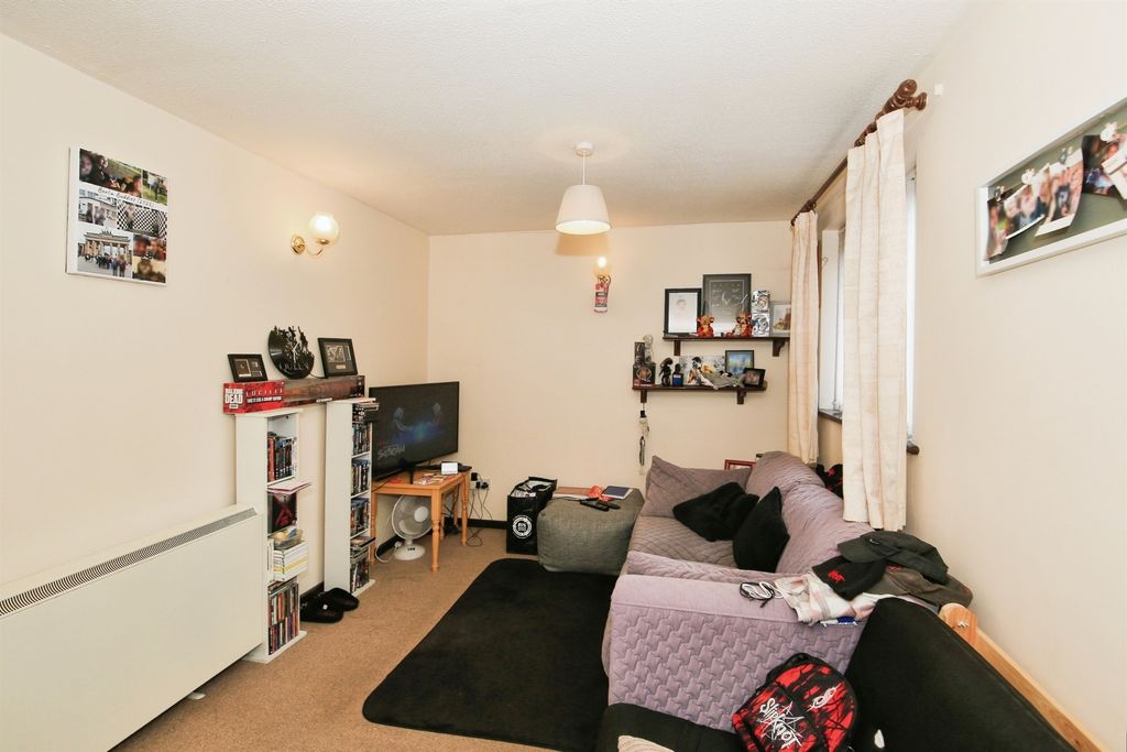 Property photo 3 of 13