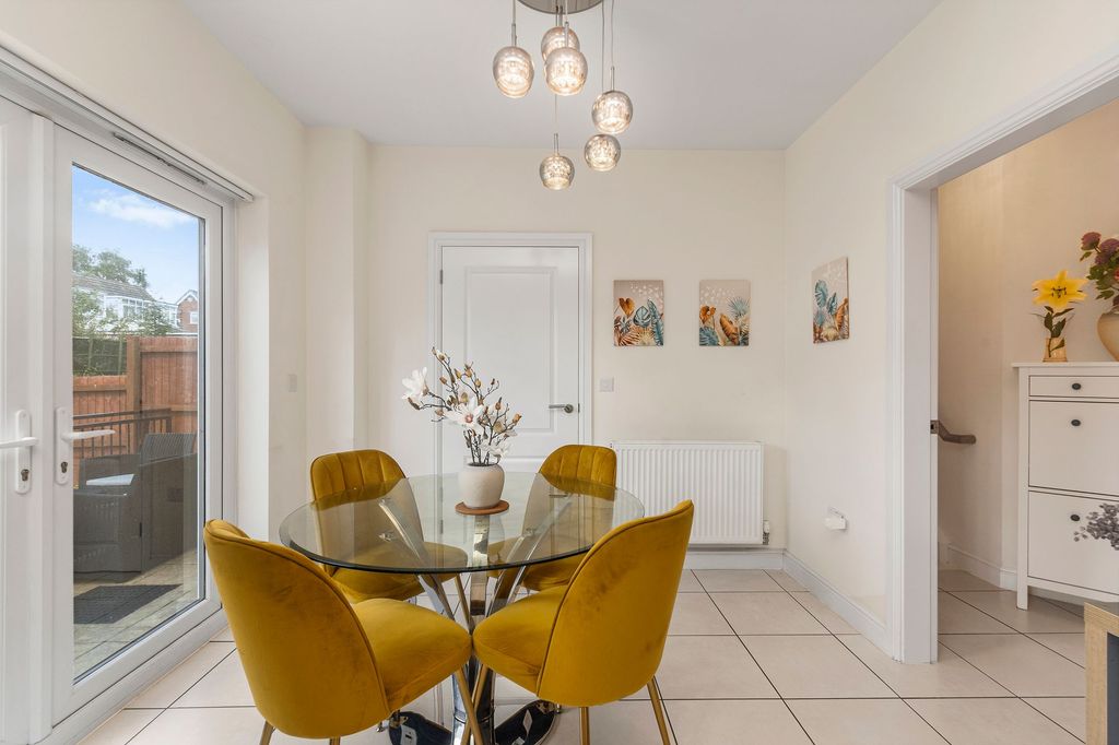 Property photo 3 of 21