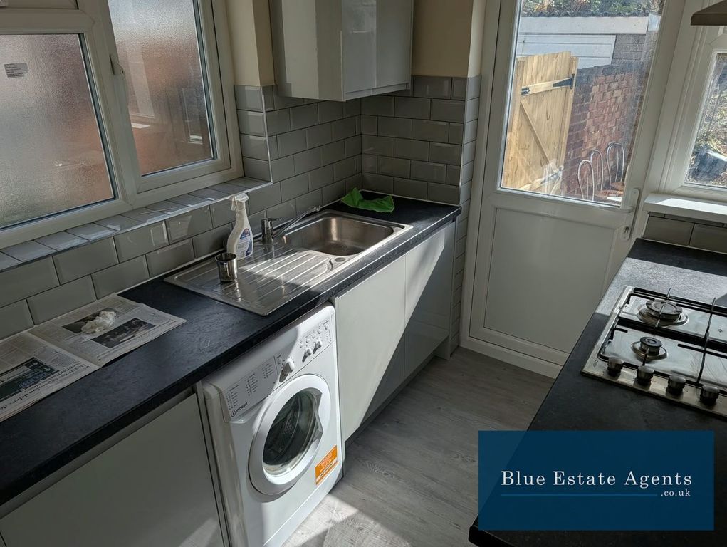 Property photo 1 of 12 Kitchen