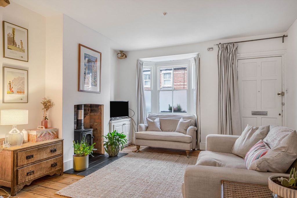 Property photo 2 of 11