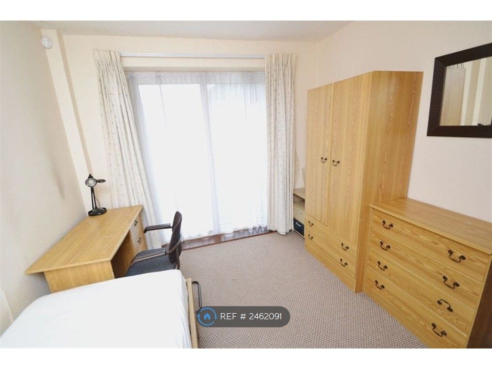 Property photo 3 of 11 Bedroom 4