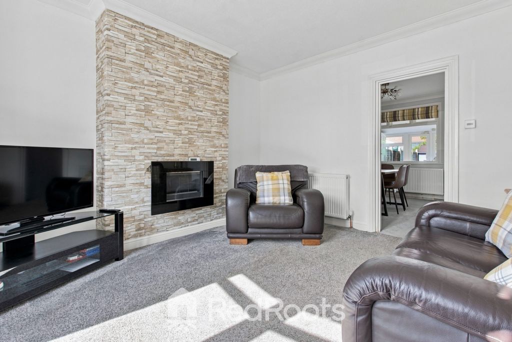 Property photo 2 of 23 5202382