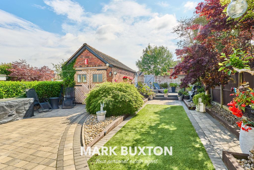 Property photo 2 of 40
