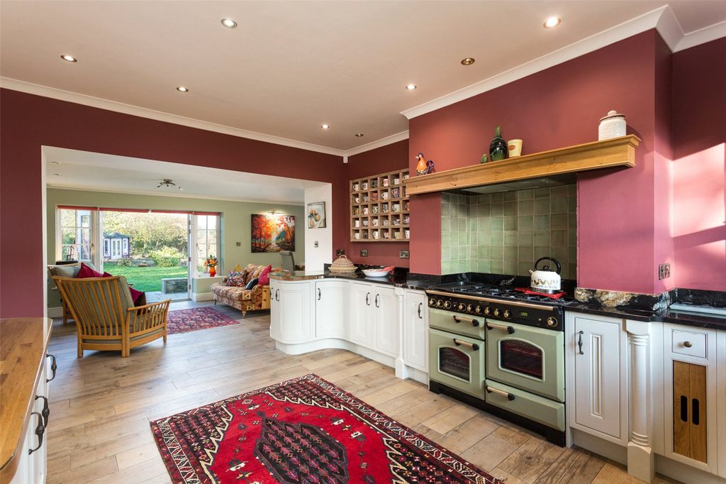 Property photo 3 of 30 Kitchen