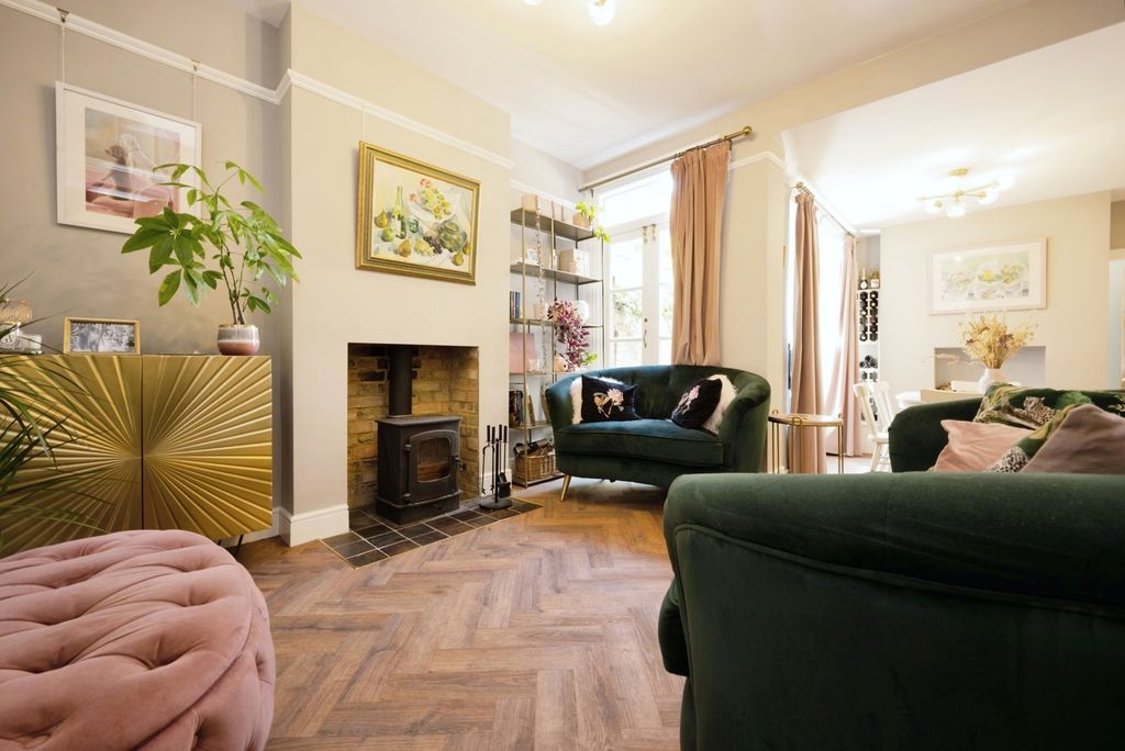Property photo 3 of 20 Pbox-Img.Jpg