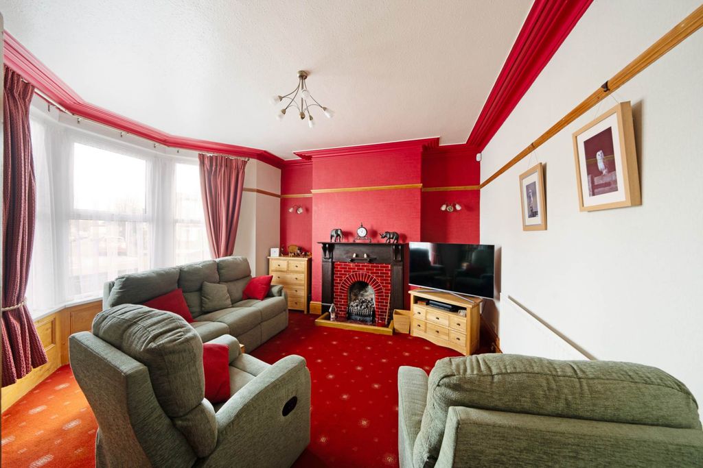 Property photo 2 of 22