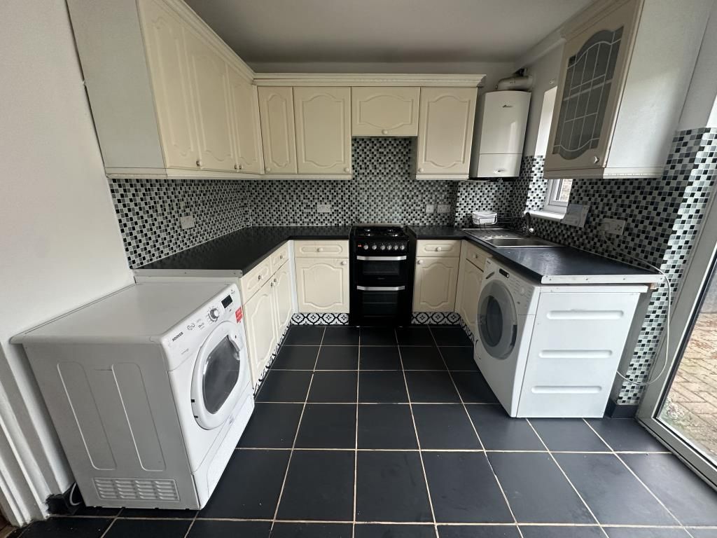 Property photo 3 of 4 Kitchen