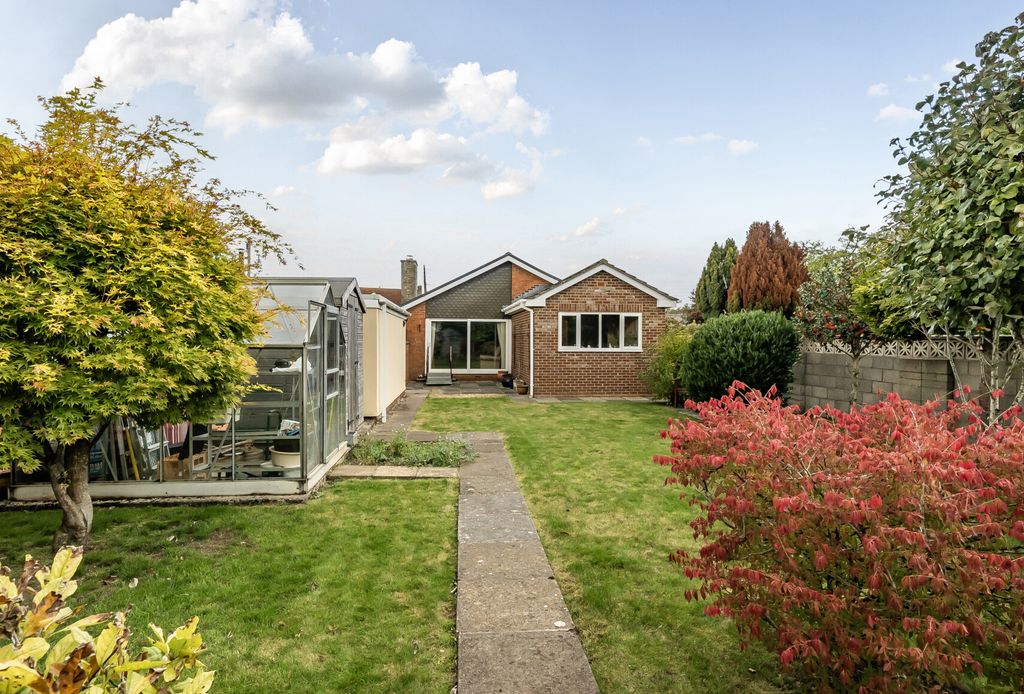 Property photo 3 of 21 Garden