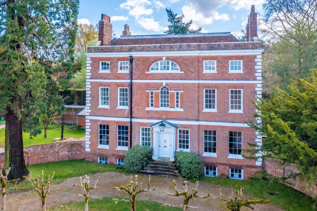 Property photo 2 of 17 Image