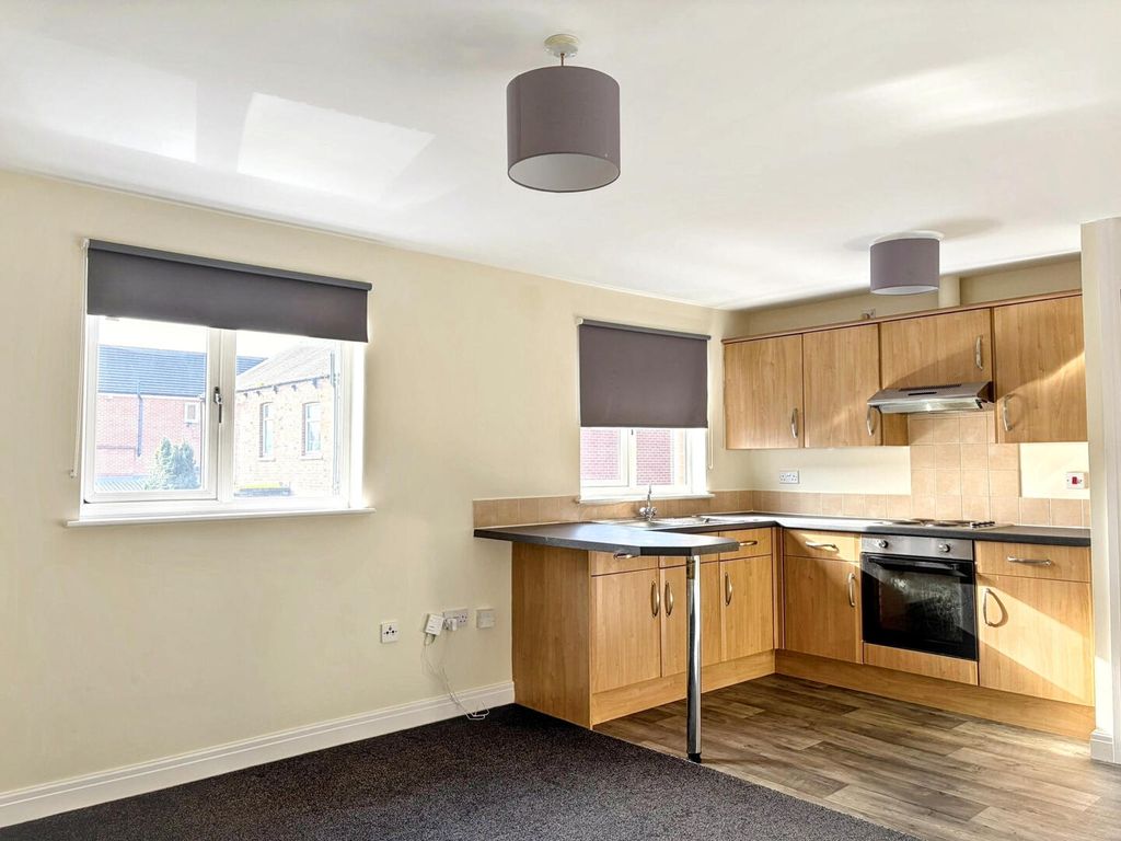Property photo 2 of 9 Kitchen