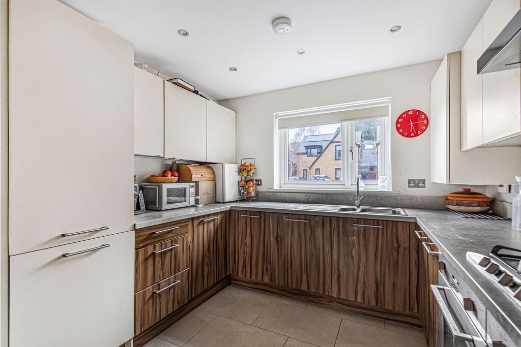 Property photo 2 of 22